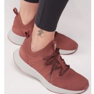 REI Co-Op Beyonder Womens Shoes Multisport Athletic Brick Red Sneakers Sz 6
